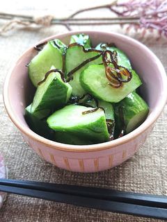 1分で簡単♪ごま油香る塩昆布きゅうり-レシピのメイン写真