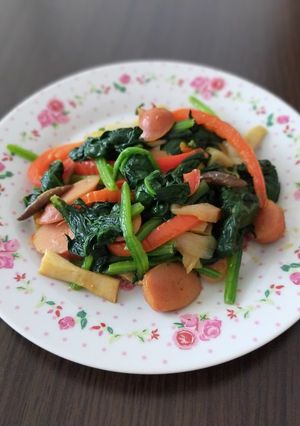 ほうれん草とソーセージのカレーマヨ炒め-レシピのメイン写真