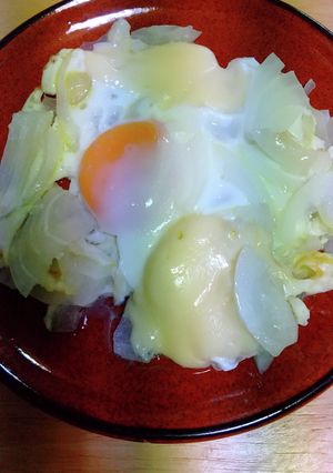 簡単　とろとろ玉ねぎの目玉焼き-レシピのメイン写真
