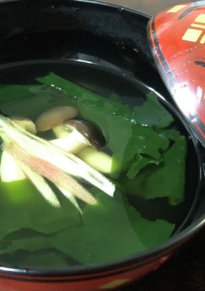 娘に伝授するお吸い物☆鰹節少しでだし汁-レシピのメイン写真