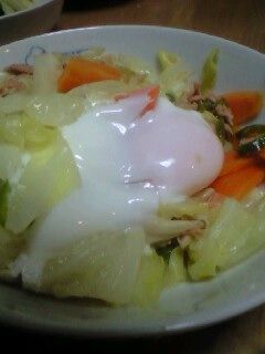 朝食に野菜を食べよう♪野菜炒めエッグ-レシピのメイン写真