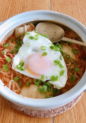 土鍋で汁なしキムチラーメン-レシピのメイン写真