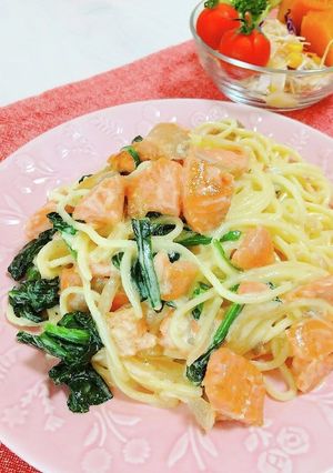 サーモンとほうれん草のクリームパスタ-レシピのメイン写真