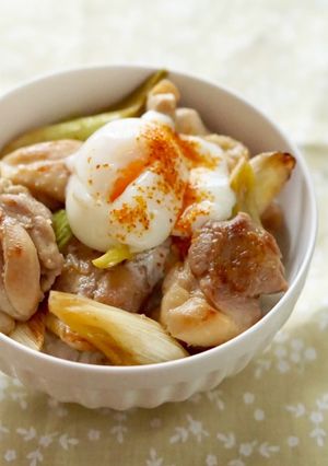 焼き鳥丼。~温泉たまごのせ~-レシピのメイン写真