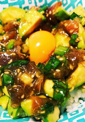 アボカドとマグロの南国風ポキ丼-レシピのメイン写真
