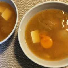 รูปของ 簡単！チゲ風味噌汁(卵黄入り)