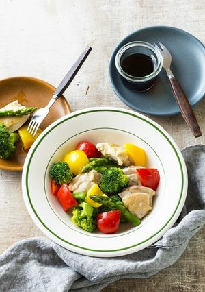 鶏もも肉と野菜のレンジ蒸し-レシピのメイン写真