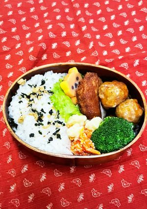 ミートボールとクリームコロッケ弁当-レシピのメイン写真