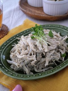 蒸し鶏とごぼうのごまマヨサラダ-レシピのメイン写真