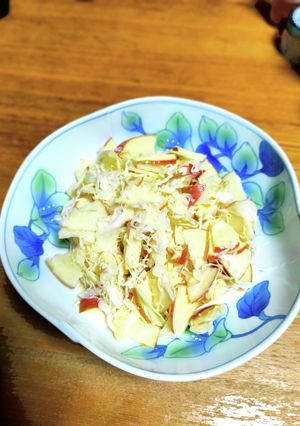 リンゴとキャベツのフルーティーサラダ-レシピのメイン写真