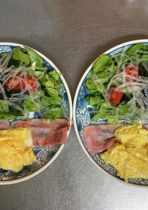 ベーコンエッグと海藻サラダ-レシピのメイン写真