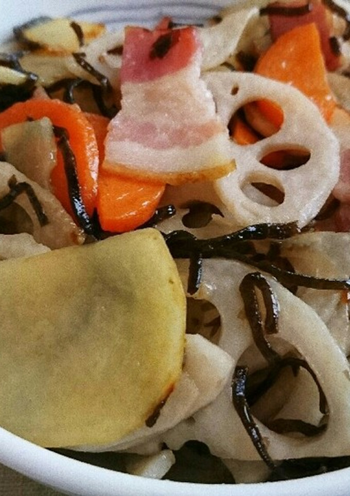 じゃがいもと蓮根とベーコンの塩昆布炒め-レシピのメイン写真