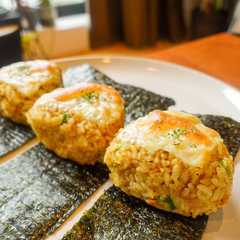 รูปของ とろーり♪カレーチーズおむすび