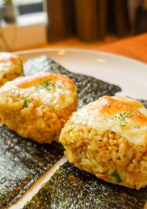 とろーり♪カレーチーズおむすび-レシピのメイン写真