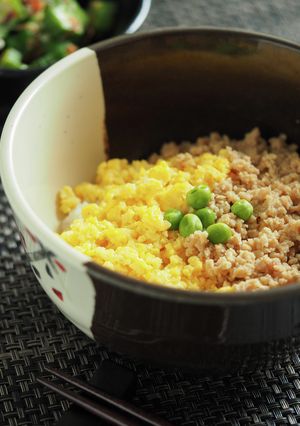 そぼろ丼【入院食②夕/主菜】-レシピのメイン写真