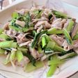 ナンプラーで小松菜豚肉きのこ炒め