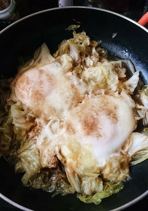 うまいよっ。春キャベツの簡単卵落とし-レシピのメイン写真