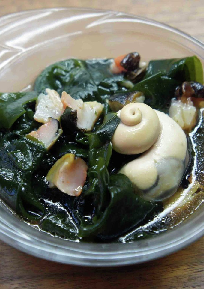 活サザエとわかめの酢の物-レシピのメイン写真