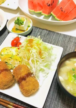 カレーコロッケメインの夕飯メニュー-レシピのメイン写真