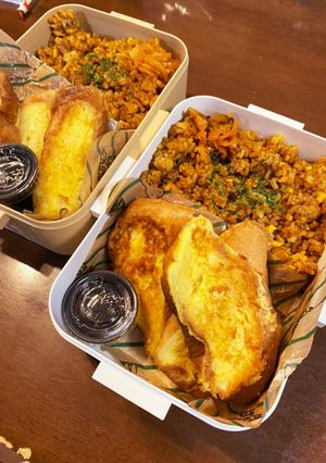カレーピラフとフレンチトーストのお弁当-レシピのメイン写真