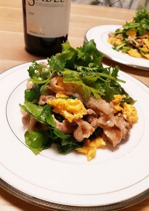簡単♪豚肉とパクチーの卵炒め-レシピのメイン写真