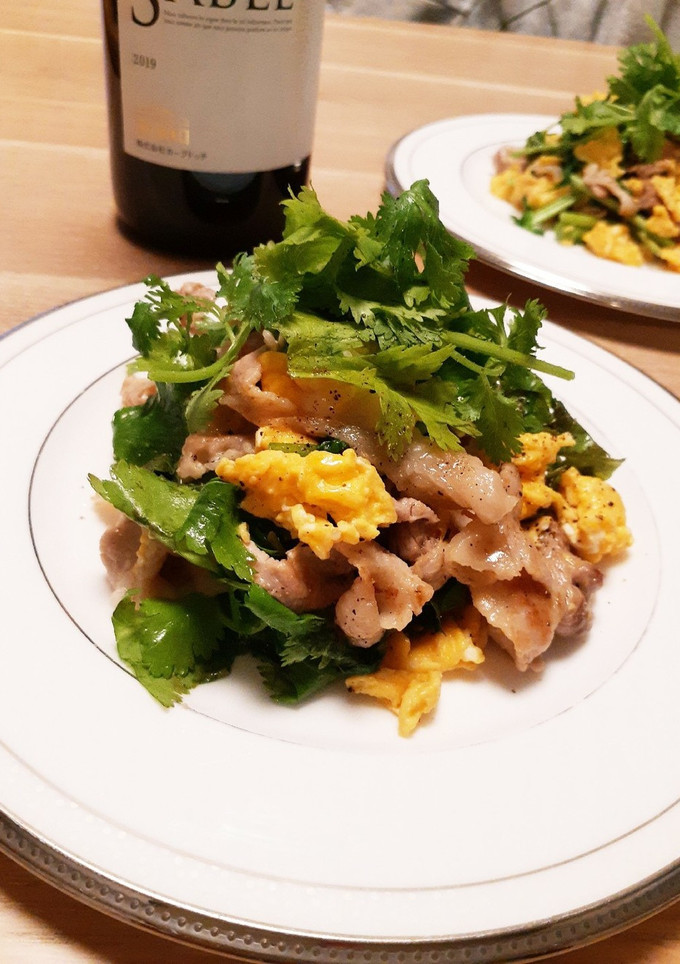 簡単♪豚肉とパクチーの卵炒め-レシピのメイン写真