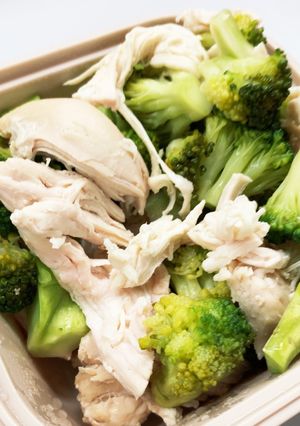 鶏むね肉とブロッコリーのレンジサラダ-レシピのメイン写真