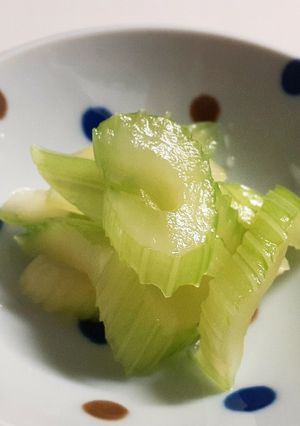 セロリで浅漬け☆残り野菜ですぐに作れる！-レシピのメイン写真
