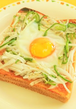 新玉ねぎとしらすの温玉トースト-レシピのメイン写真