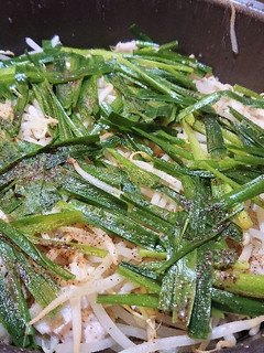 豚バラとにらもやしで酒蒸し野菜-レシピのメイン写真