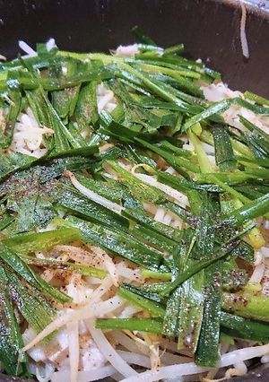 豚バラとにらもやしで酒蒸し野菜-レシピのメイン写真