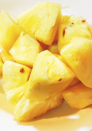 パイナップルの皮の剥き方-レシピのメイン写真