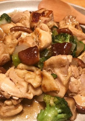 鶏モモとしいたけとブロッコリー炒め-レシピのメイン写真