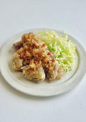 揚げ焼きで簡単、ピリ辛香味ダレの油淋鶏。-レシピのメイン写真