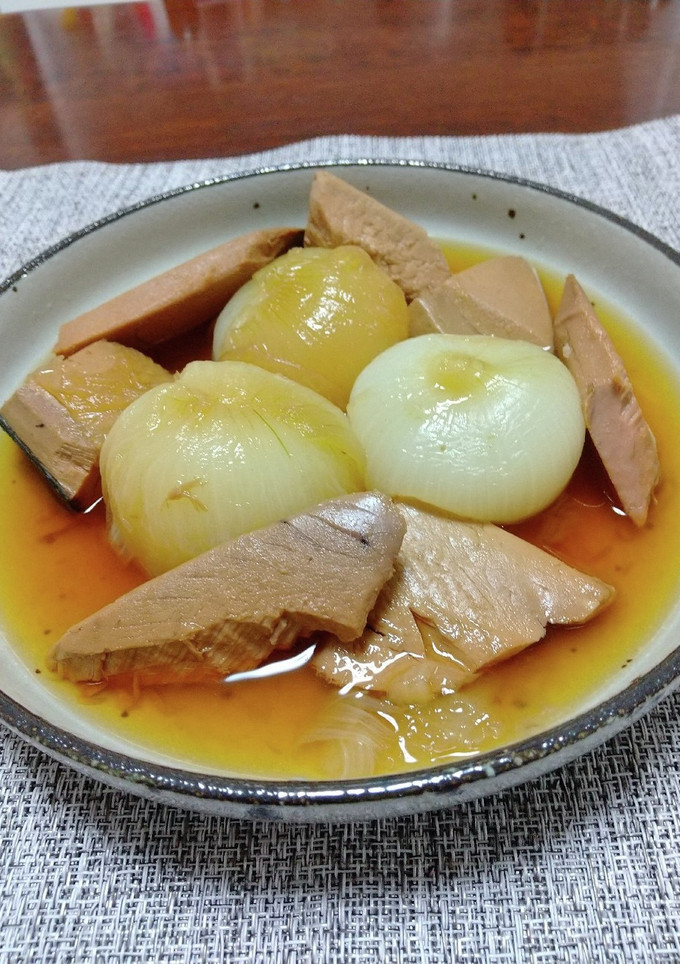 丸ごと新たまねぎと生利節の煮物-レシピのメイン写真