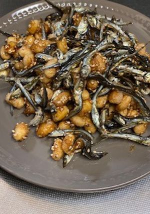 大豆と煮干しのごまがらめ/七尾市給食-レシピのメイン写真