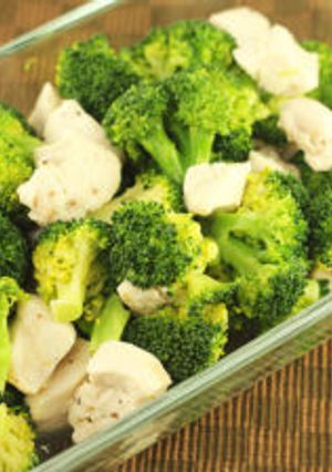 鶏むね肉とブロッコリーのレンジサラダ-レシピのメイン写真