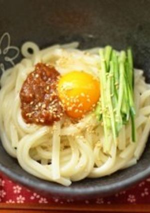沖縄豚肉みそ うま辛の釜玉うどん-レシピのメイン写真