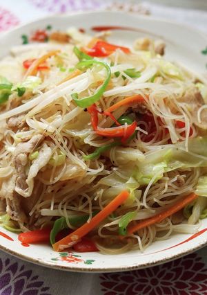 野菜も取れて美味しい♪焼きビーフン米粉-レシピのメイン写真