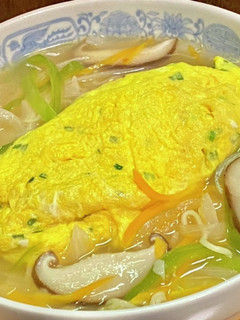 オムレツ乗せインスタントラーメン-レシピのメイン写真