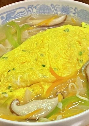 オムレツ乗せインスタントラーメン-レシピのメイン写真