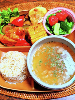 チキントマト煮と玄米ご飯のワンプレート-レシピのメイン写真