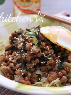 コクうま〜♪ニラ納豆そぼろ混ぜそば-レシピのメイン写真