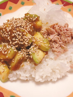 アボカドの梅ダレ丼-レシピのメイン写真