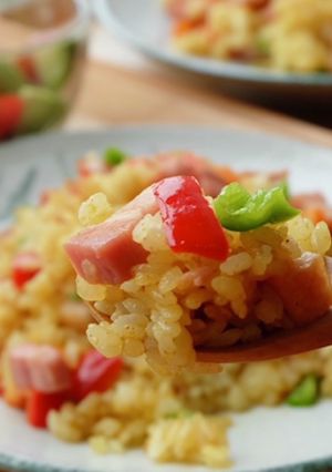 フライパンで簡単♪彩り野菜のカレーピラフ-レシピのメイン写真