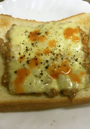 お手軽絶品☆納豆チーズカレーパン-レシピのメイン写真