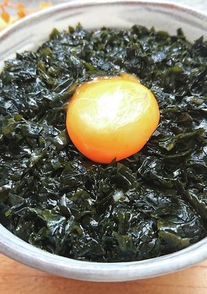 秘密にしたい史上最強わかめのお月見佃煮丼-レシピのメイン写真
