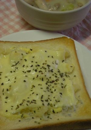 朝食に♪じゃこチーズポテサラトースト-レシピのメイン写真