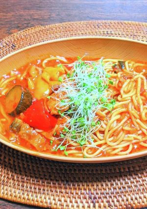 夏野菜とチキンのトマト煮込みパスタ-レシピのメイン写真