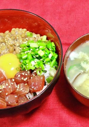 漬けマグロでばくだん丼と白身の卵スープ-レシピのメイン写真